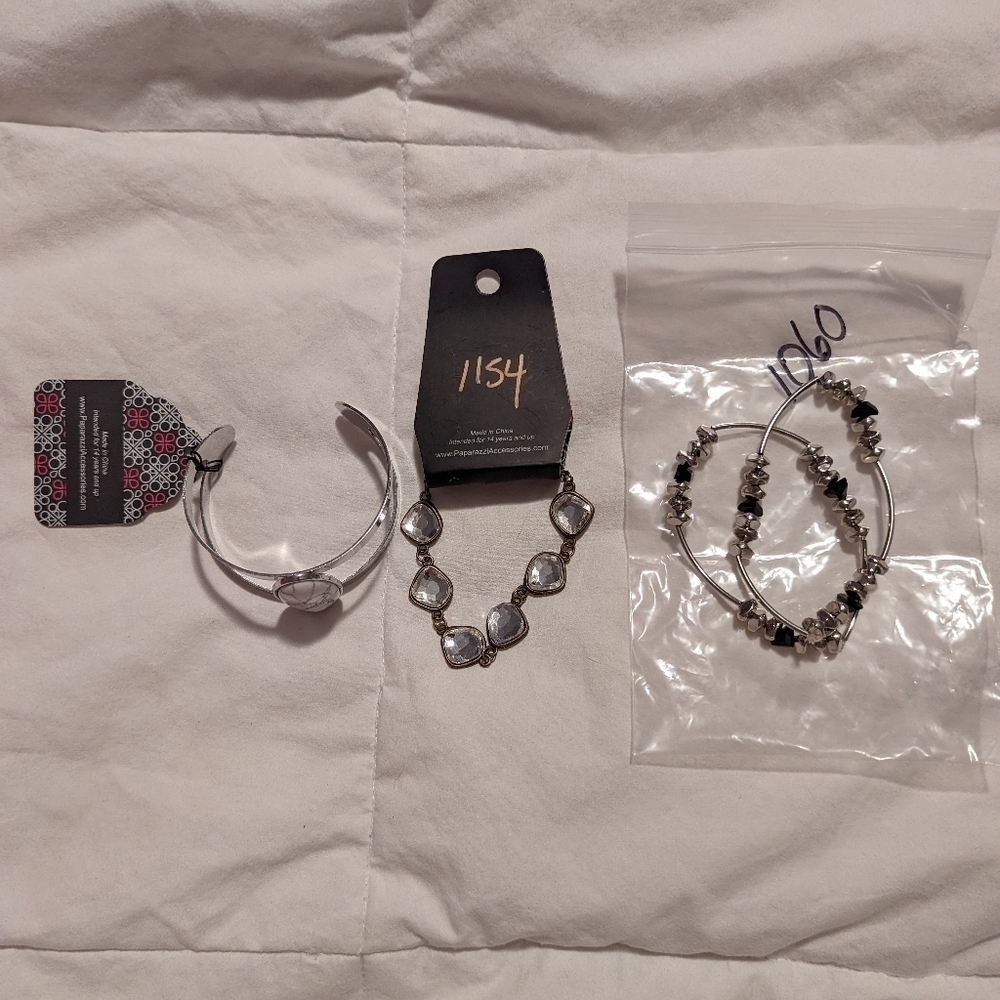 𝅺LOT of 3 Paparazzi Bracelets